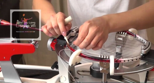 Cách đan vợt cầu lông chuẩn – tầm quan trọng của cước căng vợt