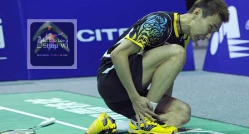 Chấn thương lật cổ chân khi chơi cầu lông và cách điều trị