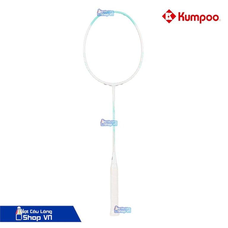 https://vclshop-web.tadalabs.vn/wp-content/uploads/2026/09/chinh-dien-vot-cau-long-kumpoo-firenze65bc0da1e530.jpg