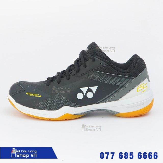 https://vclshop-web.tadalabs.vn/wp-content/uploads/2026/09/giay-cau-long-yonex-65z3-men-2022-den-2ffc689e63b18-2.jpg