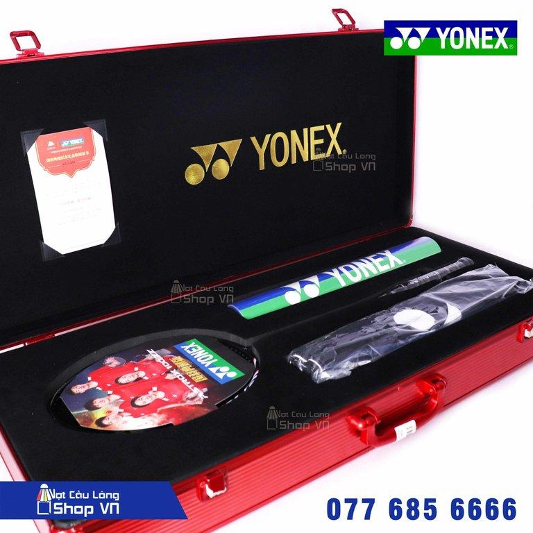 https://vclshop-web.tadalabs.vn/wp-content/uploads/2026/09/vot-cau-long-Yonex-Astrox-100ZZ-Limited-8-scaled8850f2.jpg