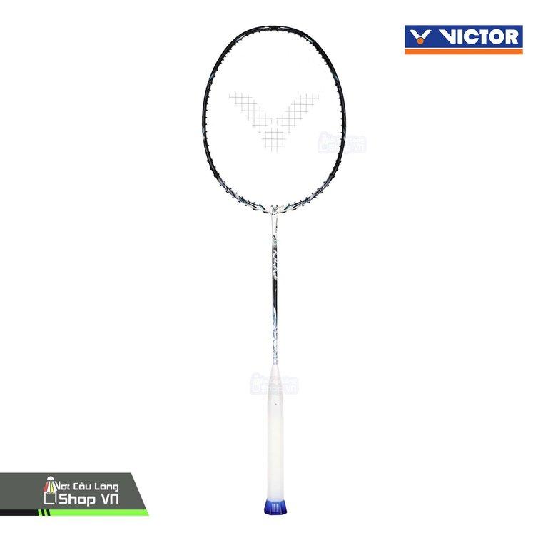https://vclshop-web.tadalabs.vn/wp-content/uploads/2026/09/vot-cau-long-victor-auraspeed-fantome-sc25-vot-cau-long-shop.jpg